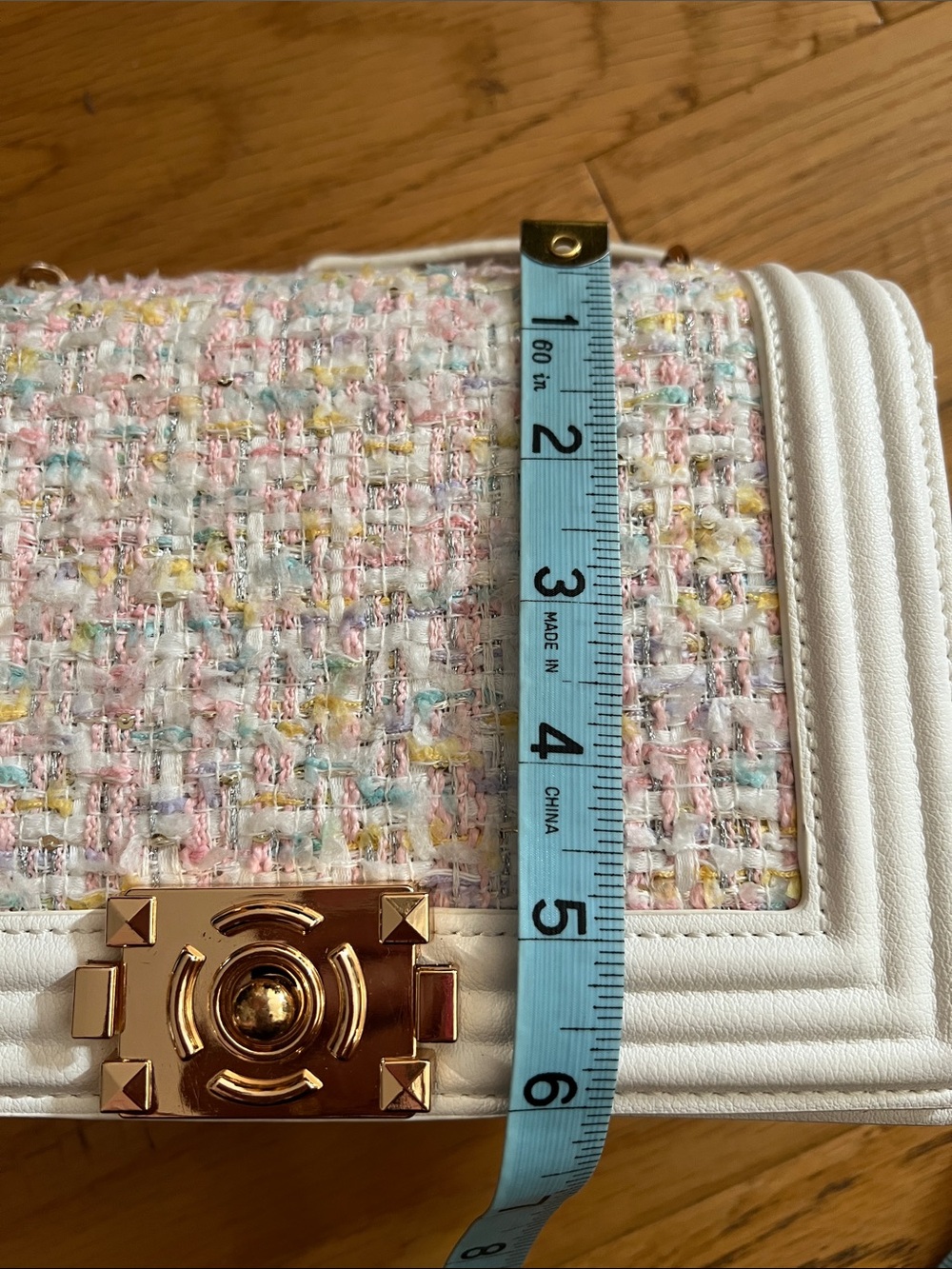 NWOT - White Tweed Crossbody Shoulder Bag with Gold Chain - Picture 7 of 11